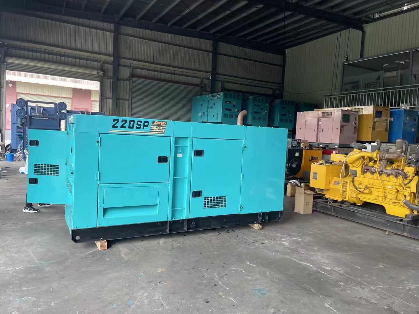 宜昌柴油发电机组长期不间断运行时，如何监控其温度和压力？