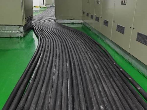 宜昌如何根据理论计算公式计算温度对特定电压测量结果的影响？