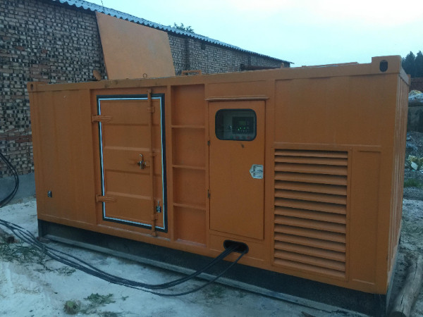 宜昌发电机组长期使用中，电缆线的敷设路径有哪些要求？